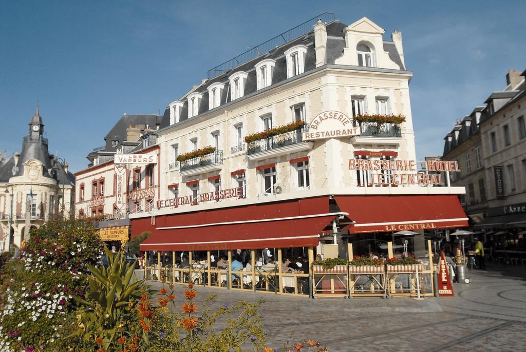 Hotel Le Central Трувиль-сюр-Мер Экстерьер фото